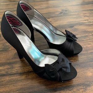 Michaelangelo Maribelle Satin Heels